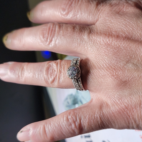 Engagement/wedding ring set - Simulated Diamond set in Sterling Silver - Picture 8 of 9